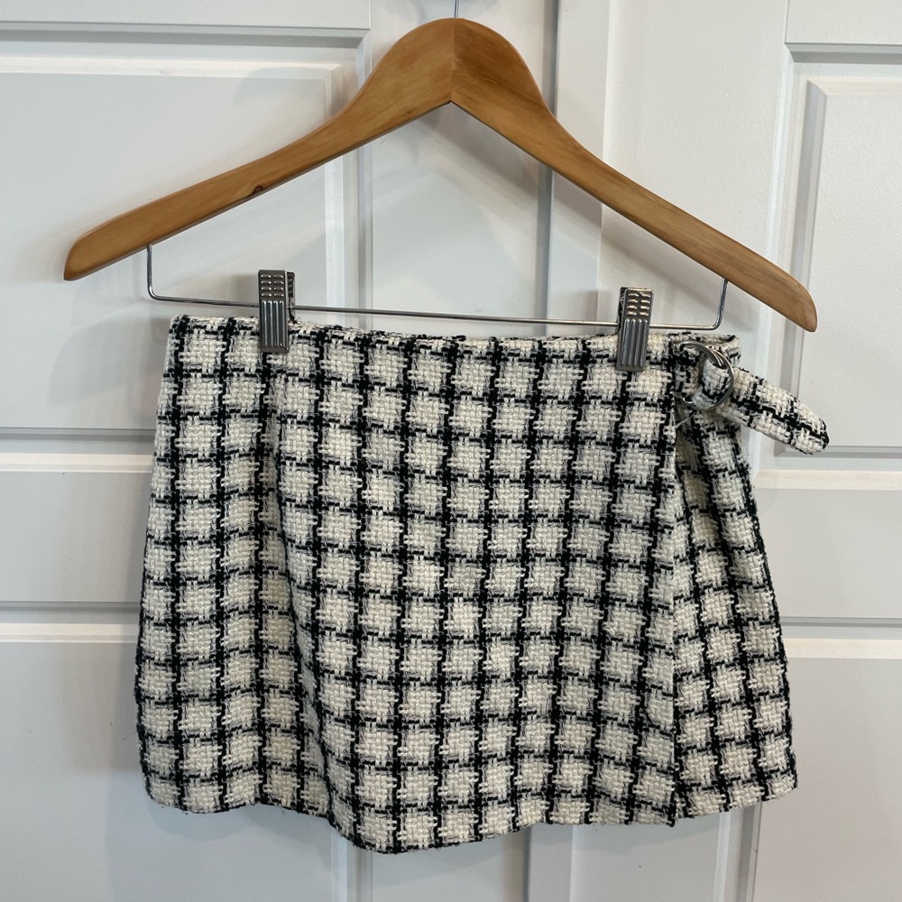 Tweed black and white skirt